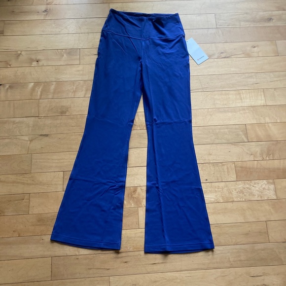NWT Lululemon Groove Super-High-Rise Flared Pant Nulu - Picture 4 of 9